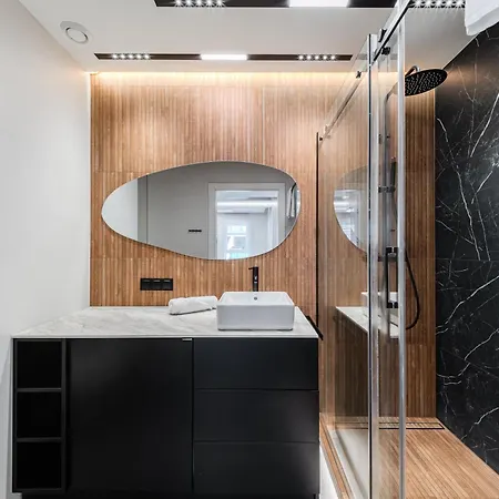 Apartment Kwiatkowskiego Superior By Bookinghost *