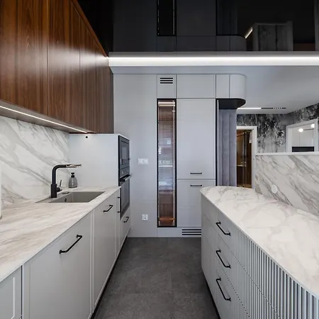 Apartment Kwiatkowskiego Superior By Bookinghost *
